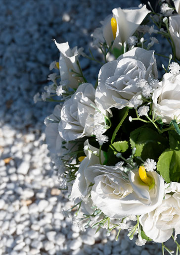 fleurs-blanches-marbrerie-bony